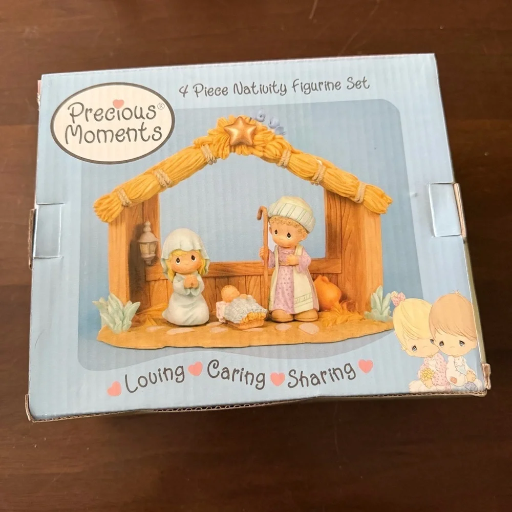 Precious Moments 4 Piece Nativity Set Mary Joseph Baby Jesus Stable Resin 690052